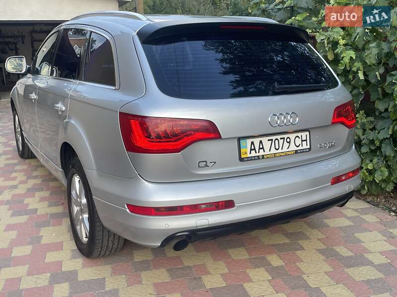 Позашляховик / Кросовер Audi Q7 2009 в Миргороді