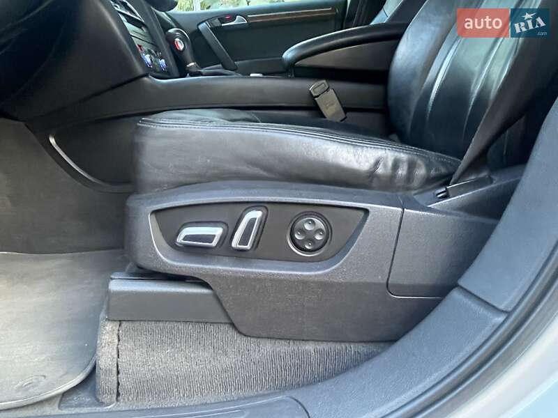 Позашляховик / Кросовер Audi Q7 2009 в Миргороді