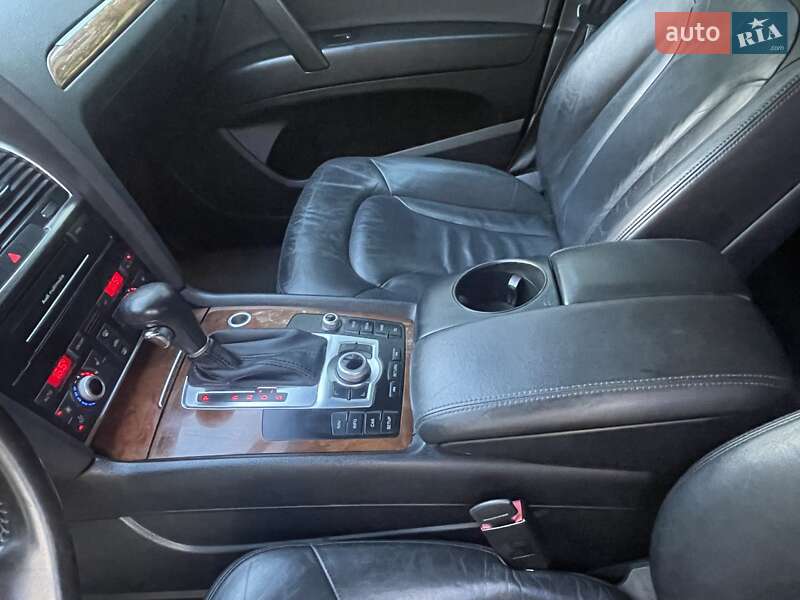 Позашляховик / Кросовер Audi Q7 2009 в Миргороді