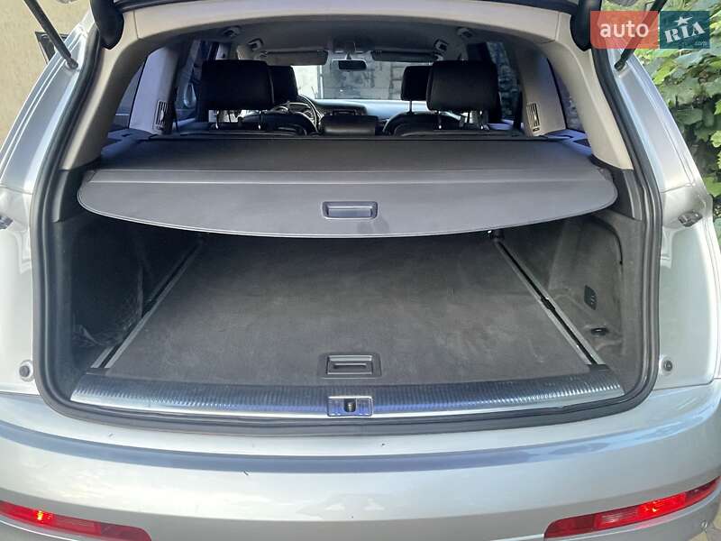 Позашляховик / Кросовер Audi Q7 2009 в Миргороді