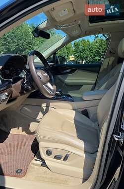 Внедорожник / Кроссовер Audi Q7 2017 в 