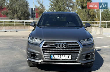 Внедорожник / Кроссовер Audi Q7 2016 в 