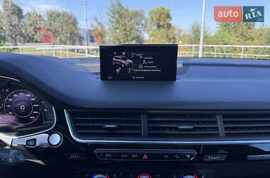Внедорожник / Кроссовер Audi Q7 2016 в 