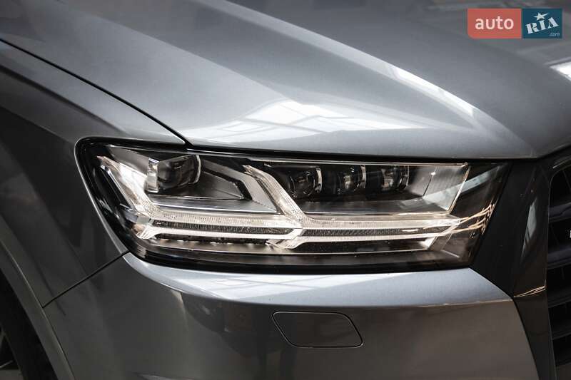 Позашляховик / Кросовер Audi Q7 2017 в Луцьку