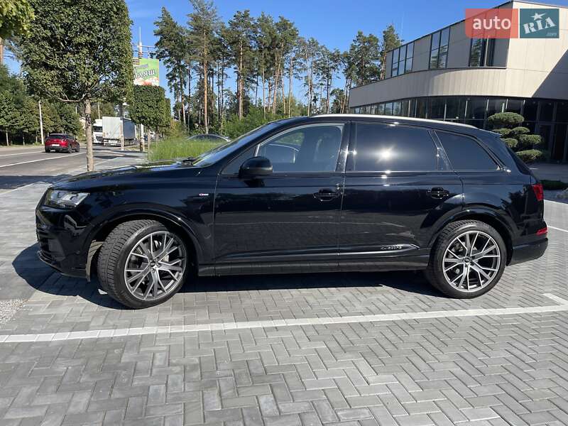 Внедорожник / Кроссовер Audi Q7 2017 в Киеве