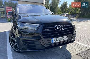 Позашляховик / Кросовер Audi Q7 2017 в Києві