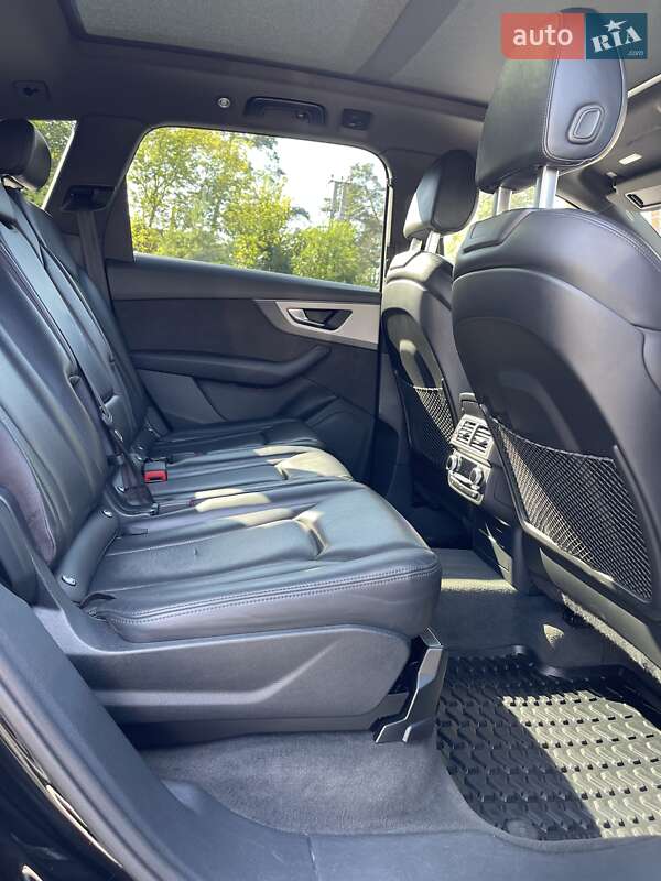 Внедорожник / Кроссовер Audi Q7 2017 в Киеве