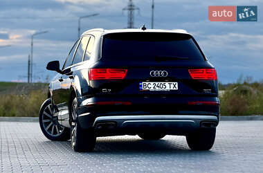 Позашляховик / Кросовер Audi Q7 2016 в 