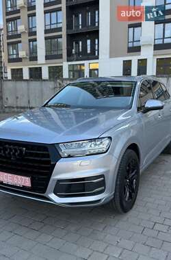 Внедорожник / Кроссовер Audi Q7 2018 в 