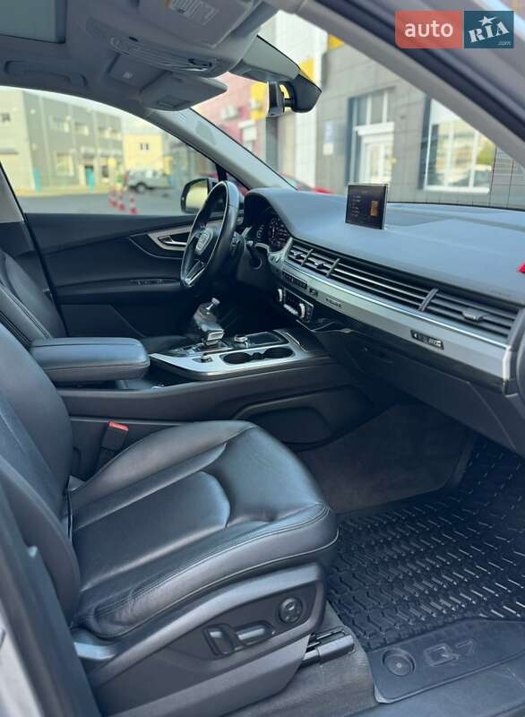 Позашляховик / Кросовер Audi Q7 2018 в Львові