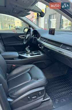 Внедорожник / Кроссовер Audi Q7 2018 в 