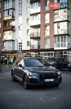 Позашляховик / Кросовер Audi Q7 2019 в 