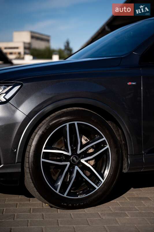 Внедорожник / Кроссовер Audi Q7 2019 в Житомире