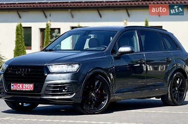 Внедорожник / Кроссовер Audi Q7 2017 в 