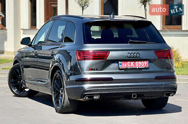 Внедорожник / Кроссовер Audi Q7 2017 в 