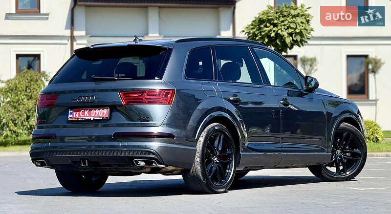 Позашляховик / Кросовер Audi Q7 2017 в Львові