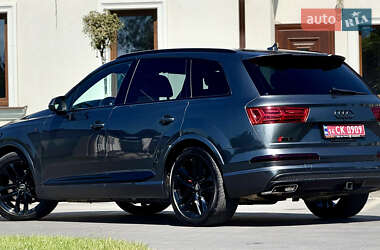 Внедорожник / Кроссовер Audi Q7 2017 в 