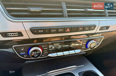 Внедорожник / Кроссовер Audi Q7 2017 в 