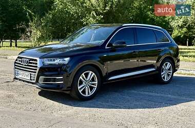 Позашляховик / Кросовер Audi Q7 2016 в 