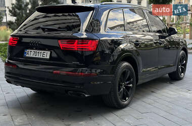 Внедорожник / Кроссовер Audi Q7 2016 в 