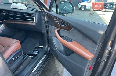 Внедорожник / Кроссовер Audi Q7 2020 в 