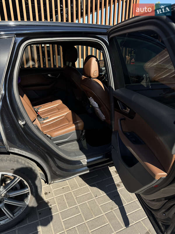 Внедорожник / Кроссовер Audi Q7 2016 в Черкассах