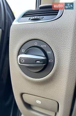Позашляховик / Кросовер Audi Q7 2012 в 