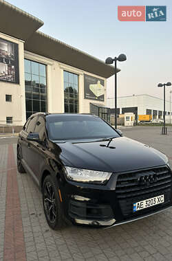 Внедорожник / Кроссовер Audi Q7 2018 в 