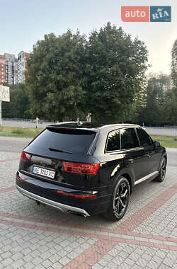 Внедорожник / Кроссовер Audi Q7 2018 в 