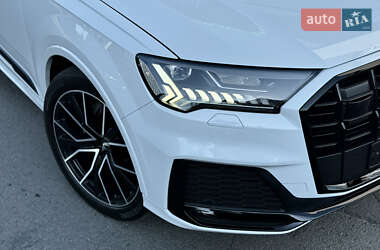 Внедорожник / Кроссовер Audi Q7 2021 в 