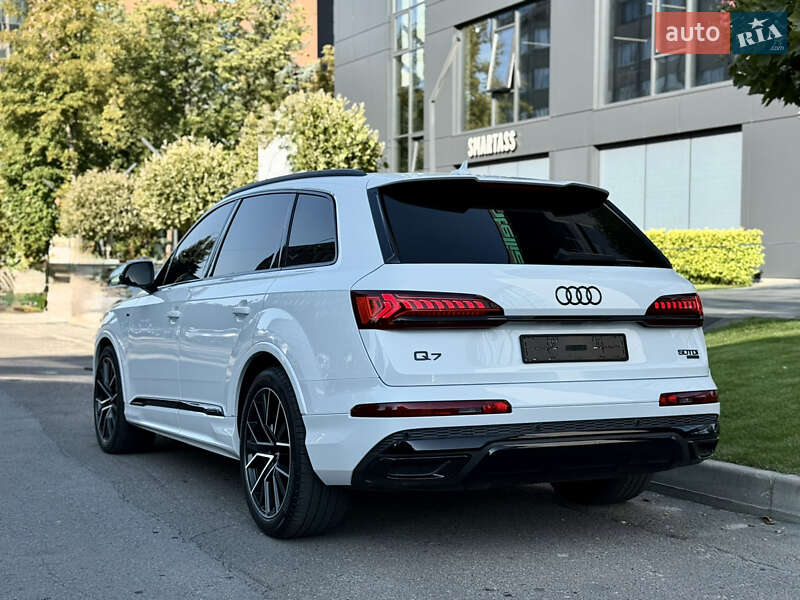 Позашляховик / Кросовер Audi Q7 2021 в Львові