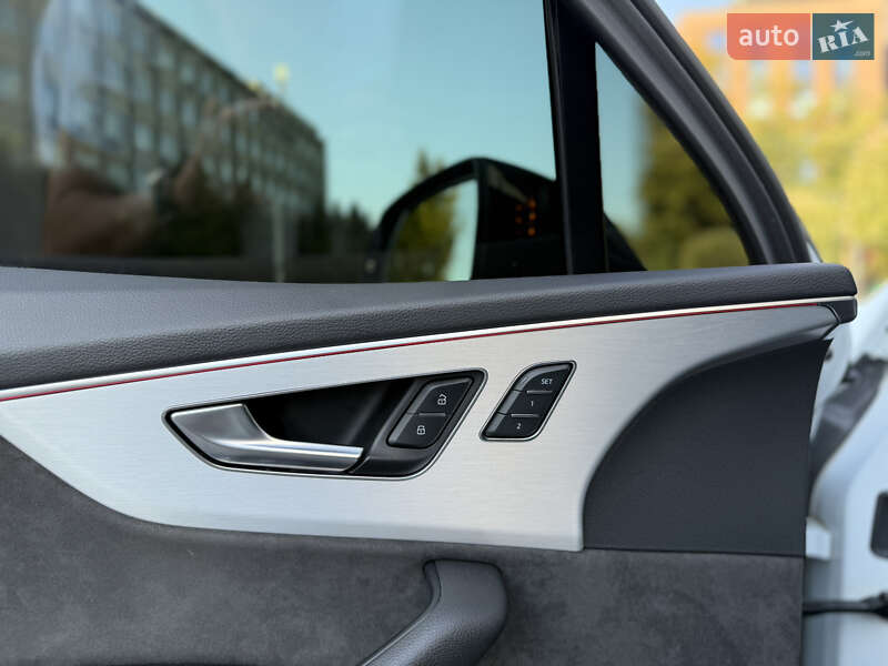 Позашляховик / Кросовер Audi Q7 2021 в Львові