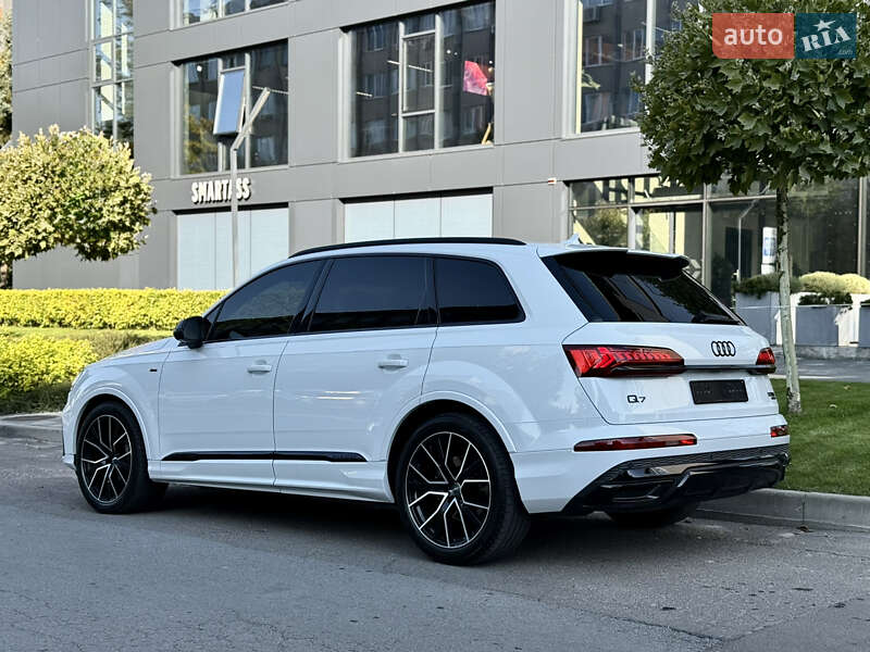 Позашляховик / Кросовер Audi Q7 2021 в Львові