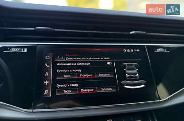 Внедорожник / Кроссовер Audi Q7 2021 в 