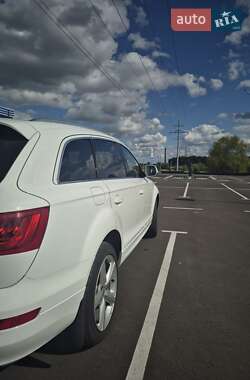 Позашляховик / Кросовер Audi Q7 2014 в 