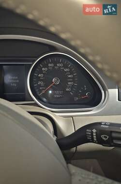 Позашляховик / Кросовер Audi Q7 2014 в 