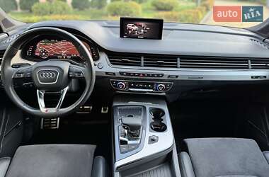 Позашляховик / Кросовер Audi Q7 2019 в 