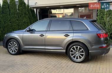 Позашляховик / Кросовер Audi Q7 2019 в 
