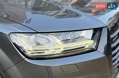 Позашляховик / Кросовер Audi Q7 2019 в 