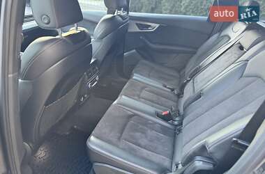 Позашляховик / Кросовер Audi Q7 2019 в 