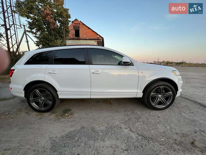 Позашляховик / Кросовер Audi Q7 2013 в Дніпрі