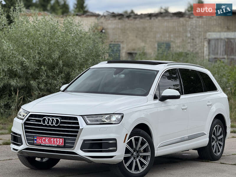 Внедорожник / Кроссовер Audi Q7 2017 в 