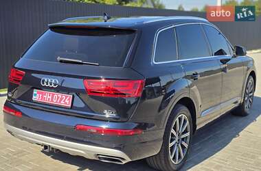 Позашляховик / Кросовер Audi Q7 2015 в 