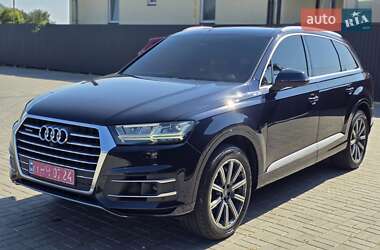Позашляховик / Кросовер Audi Q7 2015 в 