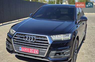 Позашляховик / Кросовер Audi Q7 2015 в 