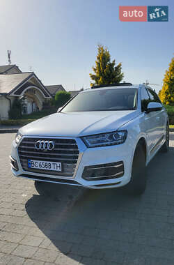 Позашляховик / Кросовер Audi Q7 2017 в 