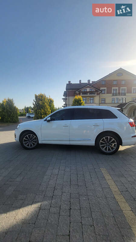 Внедорожник / Кроссовер Audi Q7 2017 в Львове