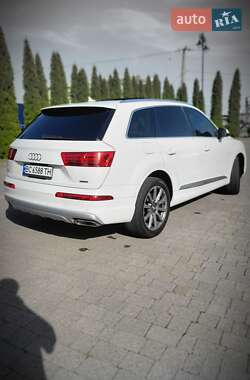 Позашляховик / Кросовер Audi Q7 2017 в 