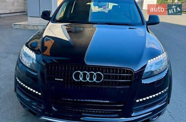 Внедорожник / Кроссовер Audi Q7 2015 в 