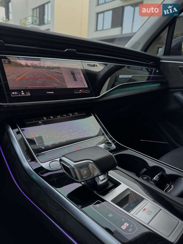 Позашляховик / Кросовер Audi Q7 2020 в Ужгороді